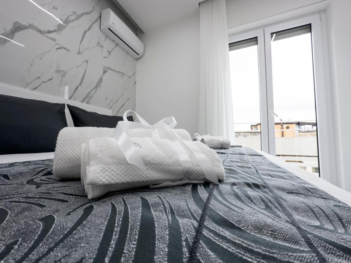 White Elegance Luxury B&B Caserta Exterior photo
