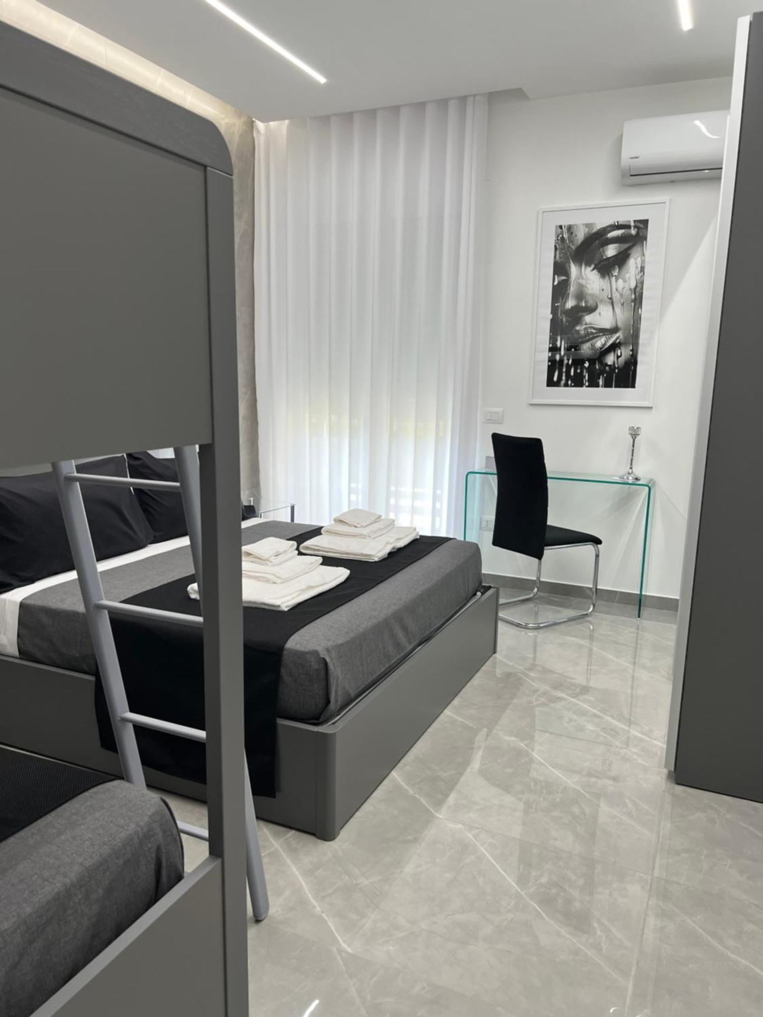 White Elegance Luxury B&B Caserta Exterior photo