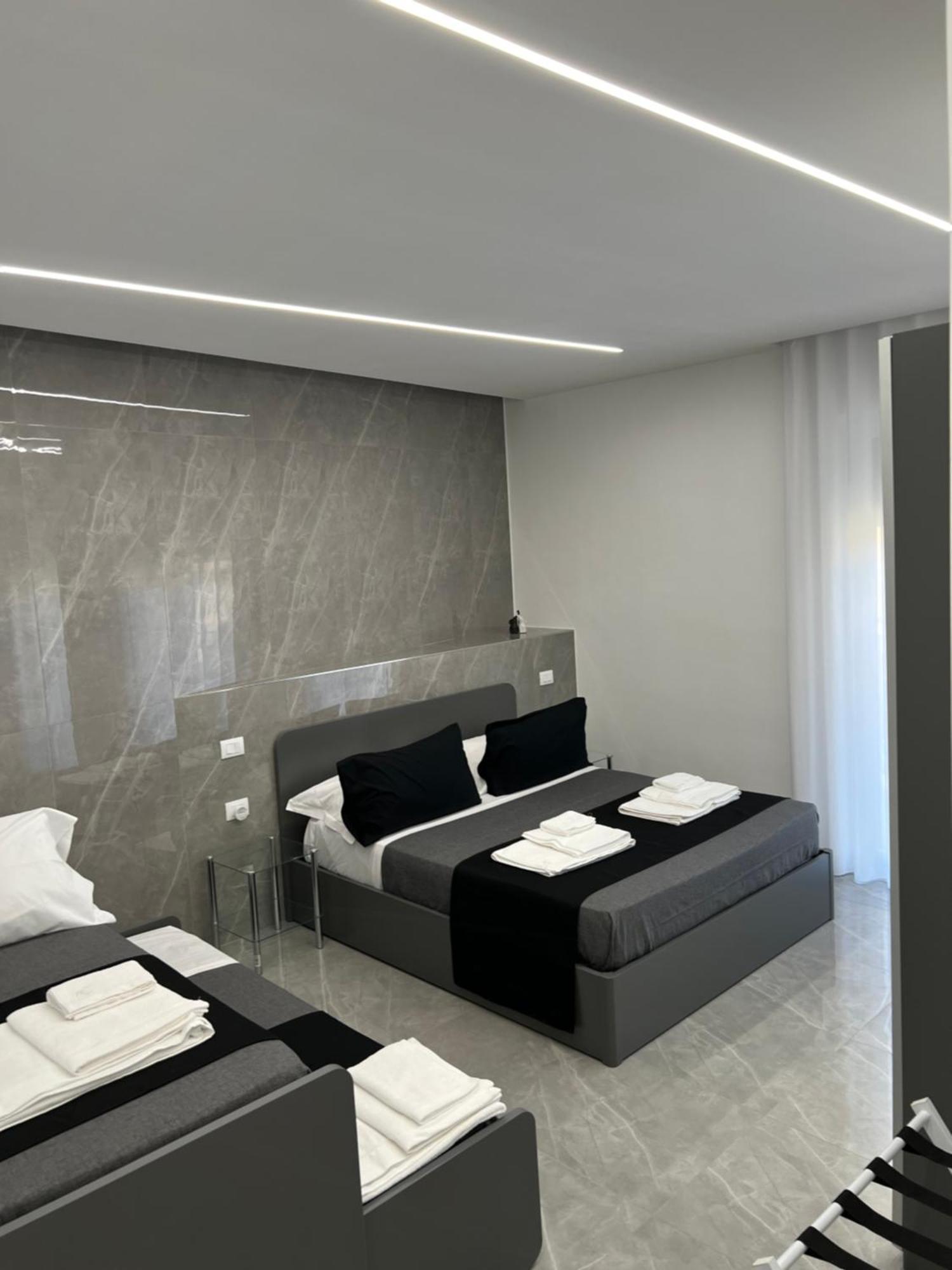 White Elegance Luxury B&B Caserta Exterior photo